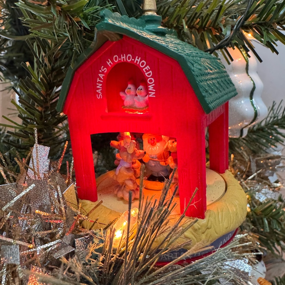 Hallmark Keepsake Santa's Ho-Ho-Hoedown Ornament